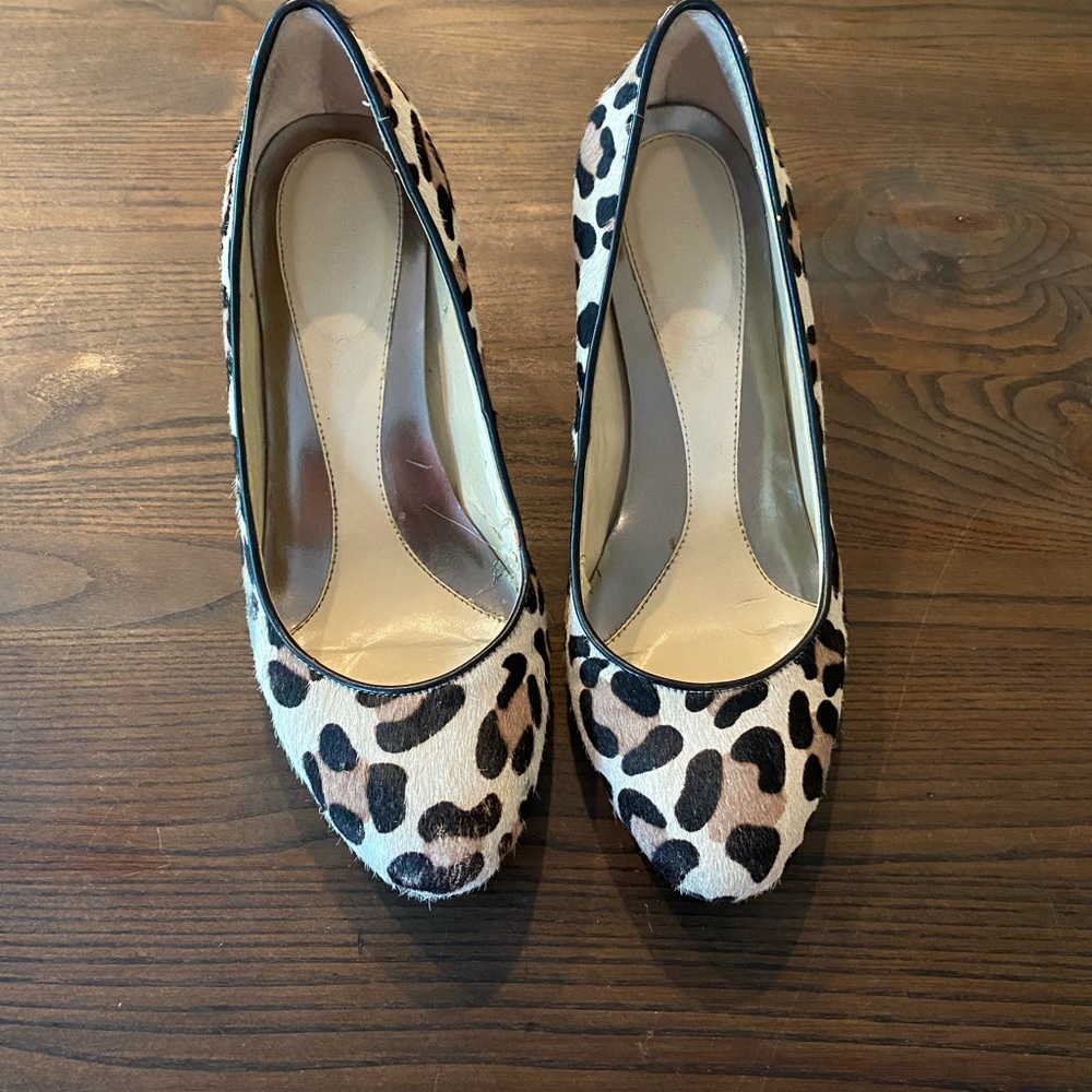 Calvin Klein Saxton leopard wedges
